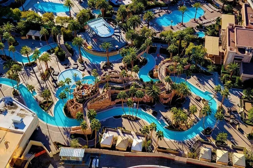 Hotel Mgm Signature No Resort Fees , Free Parking Las Vegas